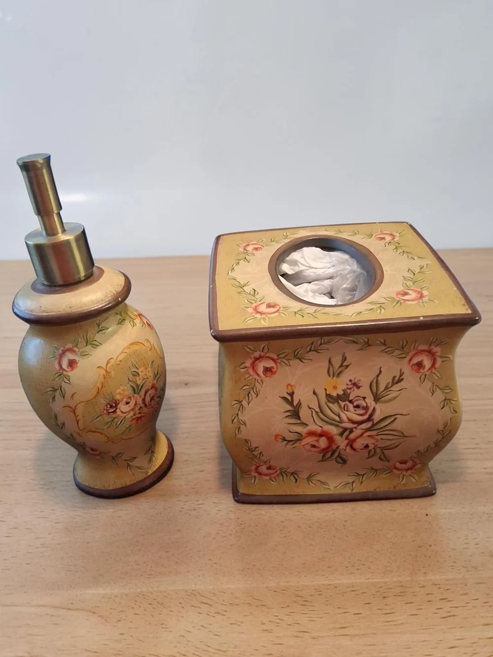 tissue box cover And Soap Dispenser delicate floral Design Home Bathroom Decor